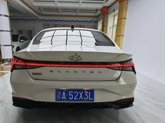 2022 Hyundai Elantra 1.5L CVT LUX Premium, белый — фото 5