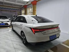 2022 Hyundai Elantra 1.5L CVT LUX Premium, белый — фото 6