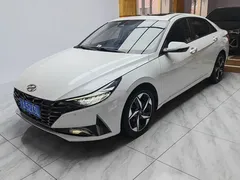 2022 Hyundai Elantra 1.5L CVT LUX Premium, белый — фото 10
