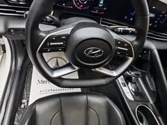 2022 Hyundai Elantra 1.5L CVT LUX Premium, белый — фото 18