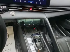 2022 Hyundai Elantra 1.5L CVT LUX Premium, белый — фото 20