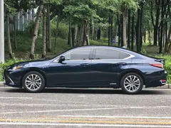 2021 Lexus ES 300h, чёрный — фото 3