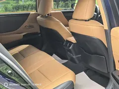 2021 Lexus ES 300h, чёрный — фото 15
