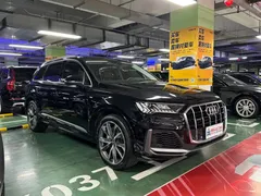 2021 Audi Q7 55 TFSI quattro S line, чёрный — фото 3