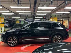 2021 Audi Q7 55 TFSI quattro S line, чёрный — фото 4