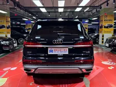2021 Audi Q7 55 TFSI quattro S line, чёрный — фото 6