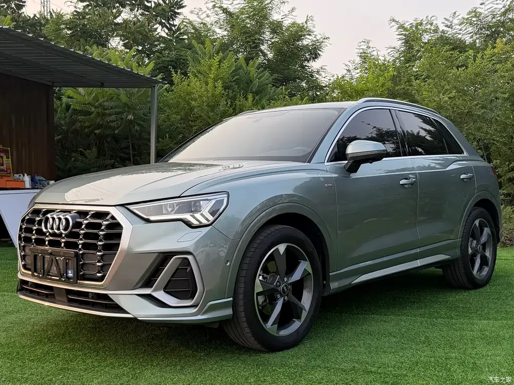 2022 Audi Q3 35 TFSI fashionable and dynamic