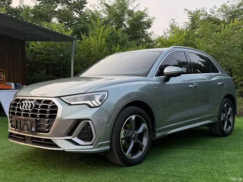 2022 Audi Q3 35 TFSI fashionable and dynamic