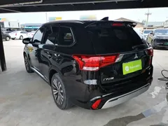 2020 Mitsubishi Outlander 2.0L 2WD 5, чёрный — фото 5