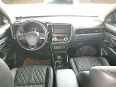 2020 Mitsubishi Outlander 2.0L 2WD 5, чёрный — фото 10