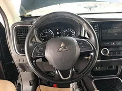 2020 Mitsubishi Outlander 2.0L 2WD 5, чёрный — фото 11