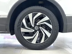 2023 Volkswagen Tiguan L 280TSI AT 2WD, белый — фото 16