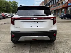 2023 Kia Seltos 1.5L CVT Luxury, белый — фото 5