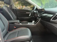 2023 Kia Seltos 1.5L CVT Luxury, белый — фото 13