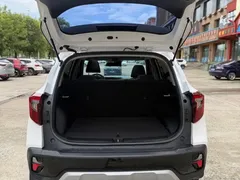 2023 Kia Seltos 1.5L CVT Luxury, белый — фото 14