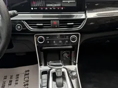 2023 Kia Seltos 1.5L CVT Luxury, белый — фото 21