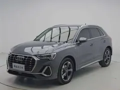 2022 Audi Q3 35 TFSI — фото 1