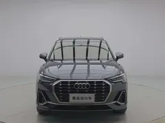 2022 Audi Q3 35 TFSI — фото 2