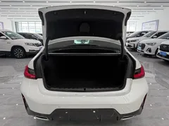 2023 BMW 3 Series 3 320Li M, белый — фото 10
