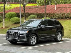 2021 Audi Q7 55 TFSI quattro S line, чёрный — фото 1