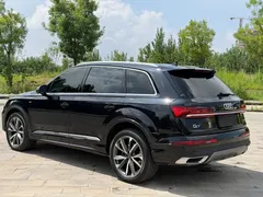 2021 Audi Q7 55 TFSI quattro S line Sport, чёрный — фото 7