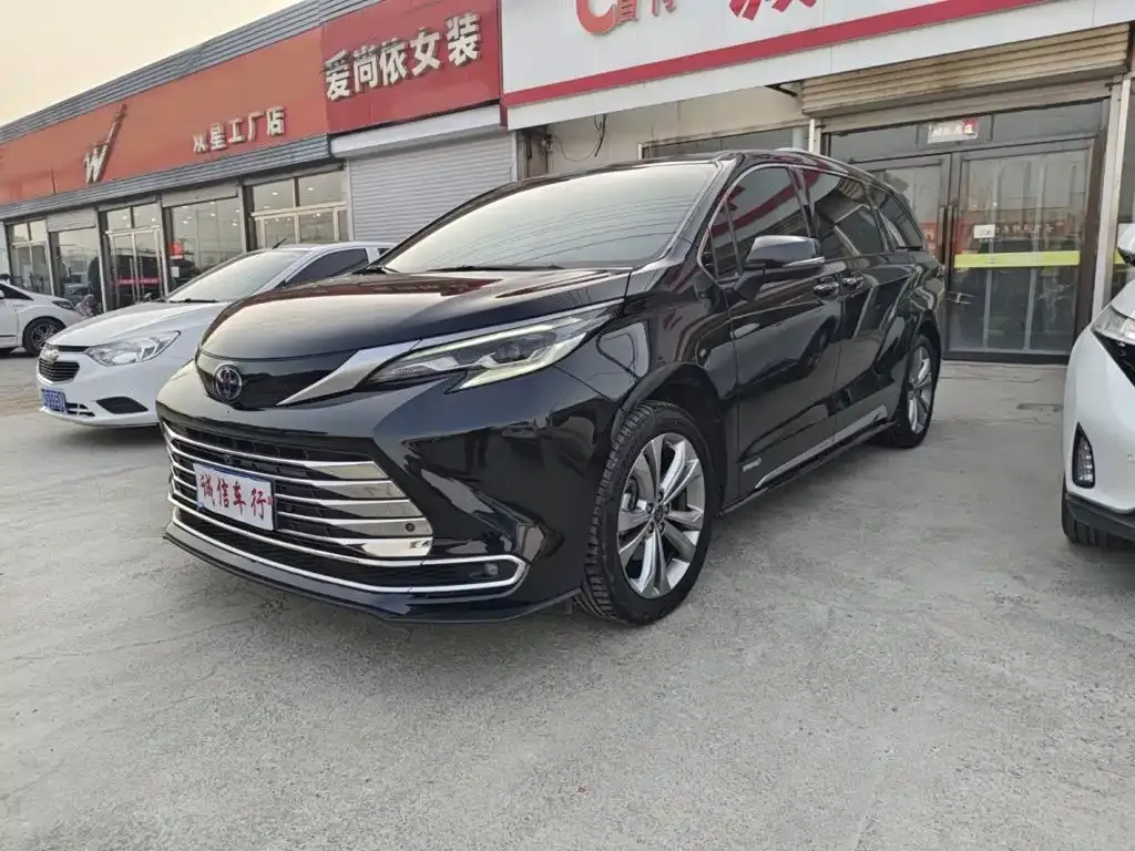 2023 Toyota Sienna 2.5L Hybrid Premium