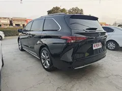 2023 Toyota Sienna 2.5L Hybrid Premium, чёрный — фото 5