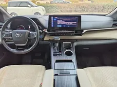 2023 Toyota Sienna 2.5L Hybrid Premium, чёрный — фото 12
