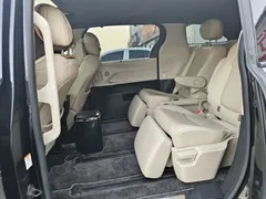 2023 Toyota Sienna 2.5L Hybrid Premium, чёрный — фото 14