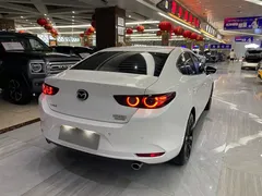 2022 Mazda 3 2.0L AT, белый — фото 4