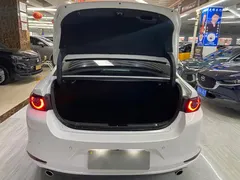2022 Mazda 3 2.0L AT, белый — фото 11