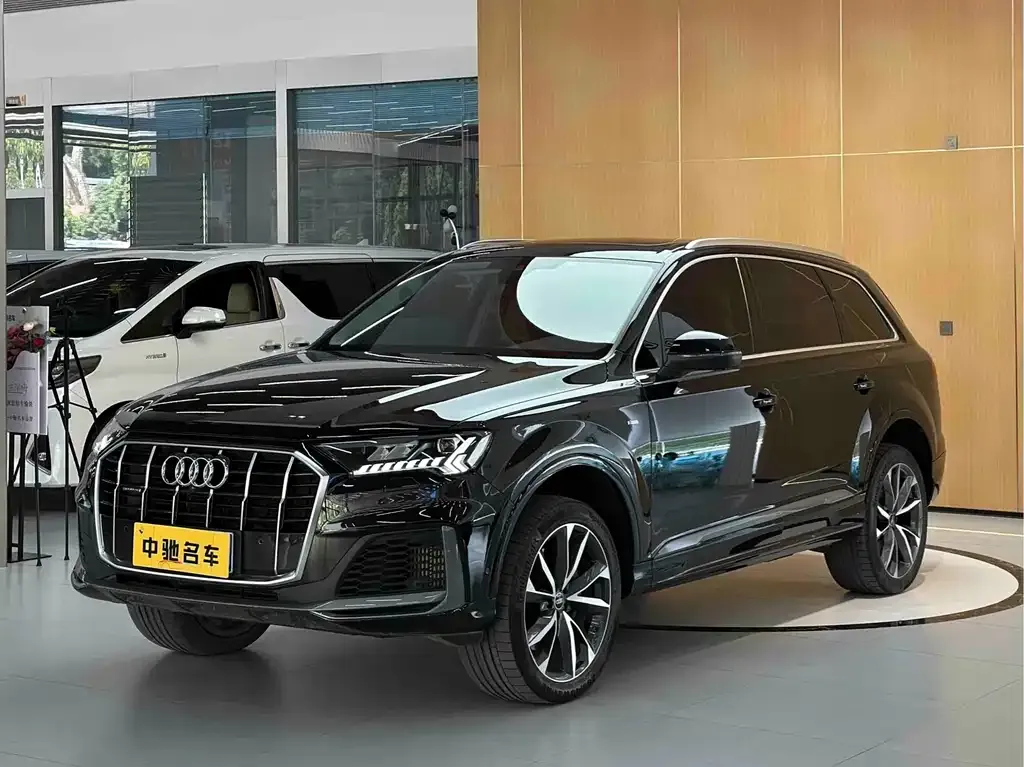2023 Audi Q7 55 TFSI quattro S line