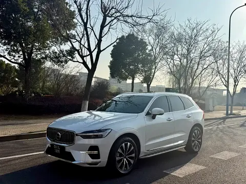 2023 Volvo XC60 B5 4WD Luxury