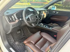 2023 Volvo XC60 B5 4WD Luxury, белый — фото 4