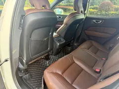 2023 Volvo XC60 B5 4WD Luxury, белый — фото 5