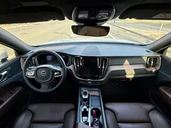 2023 Volvo XC60 B5 4WD Luxury, белый — фото 6