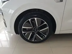 2024 Li Auto L6 Pro, белый — фото 23