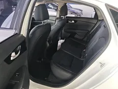 2021 Kia Cerato 1.5L CVT Fashion, белый — фото 17