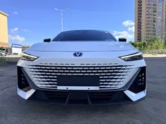 2023 Changan UNI-V 1.5T Premium Type, белый — фото 2