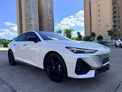 2023 Changan UNI-V 1.5T Premium Type, белый — фото 3