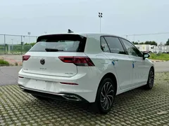 2023 Volkswagen Golf 200TSI DSG Pro, белый — фото 6