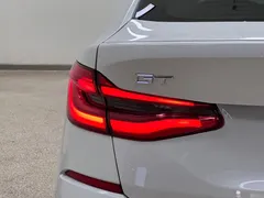 2021 BMW 6 Series GT 6 GT 630i, белый — фото 13