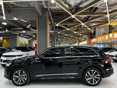 2021 Audi Q7 55 TFSI quattro S line sporty — фото 2