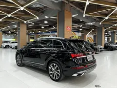 2021 Audi Q7 55 TFSI quattro S line sporty — фото 3