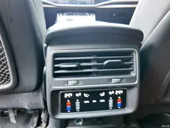 2022 Audi Q7 55 TFSI quattro S line sporty — фото 8