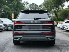 2022 Audi Q7 55 TFSI quattro S line sporty — фото 11