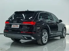 2021 Audi Q7 45 TFSI quattro S line sporty — фото 4