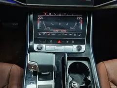 2021 Audi Q7 45 TFSI quattro S line sporty — фото 9