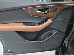 2021 Audi Q7 45 TFSI quattro S line sporty — фото 11