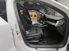 2023 Audi A3L Limousine 35 TFSI, белый — фото 11